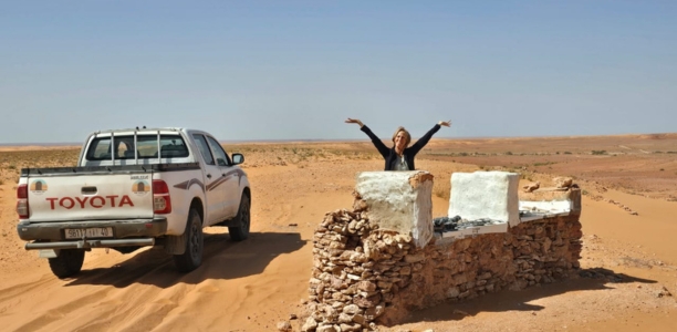 Motor adventure assistance Morocco. Sahara motorcycle support, 4x4 backup, fuel assistance, desert rescue, luggage transport, and off-road.